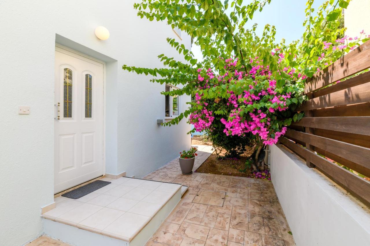 Villa Lela Serena By Ezoria Villas Протарас Екстериор снимка