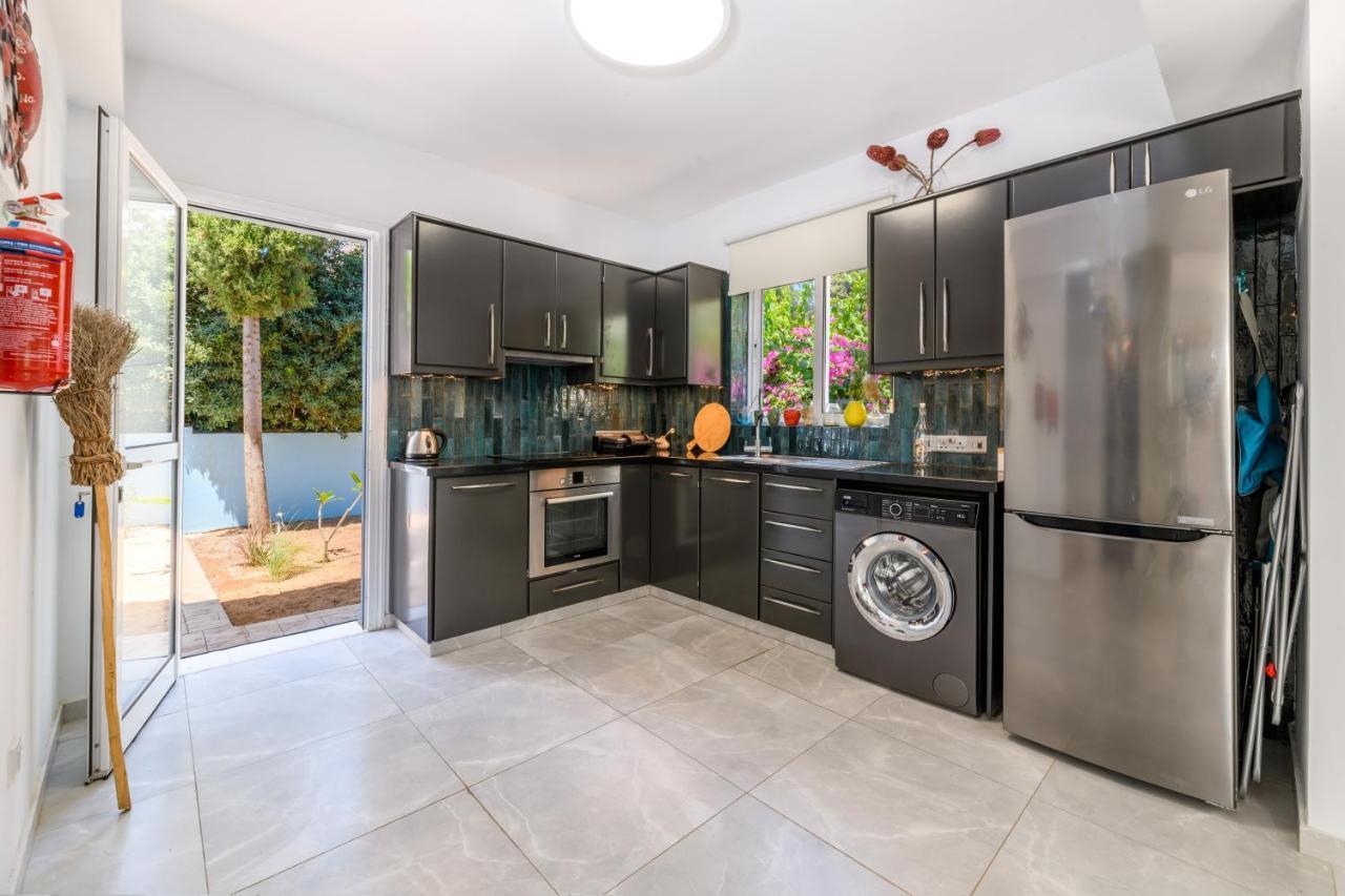 Villa Lela Serena By Ezoria Villas Протарас Екстериор снимка